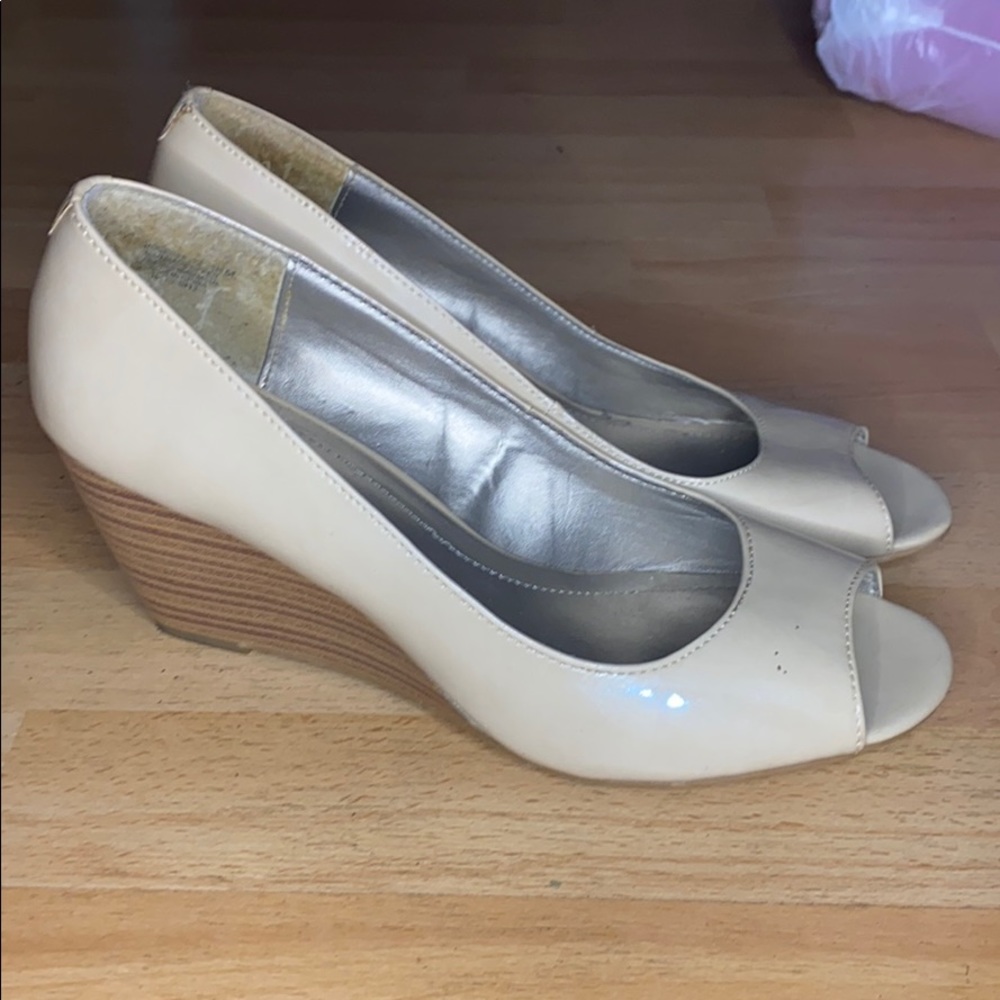 Beige wedges!